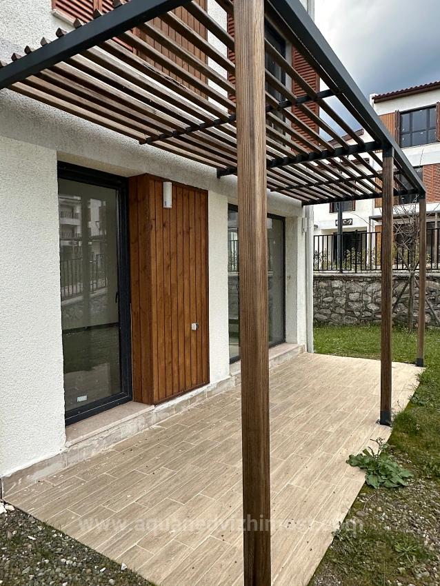 3+1-Zimmer-Wohnung In Köyceğiz Zu Vermieten, Erdgeschoss, Alle Zimmer Klimatisiert, In Einer Wohnanlage Mit Zugangskontrolle.