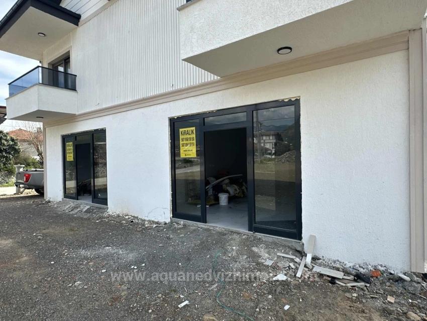 Ladenlokal/Geschäft Zu Vermieten In Der Toparlar Main Street