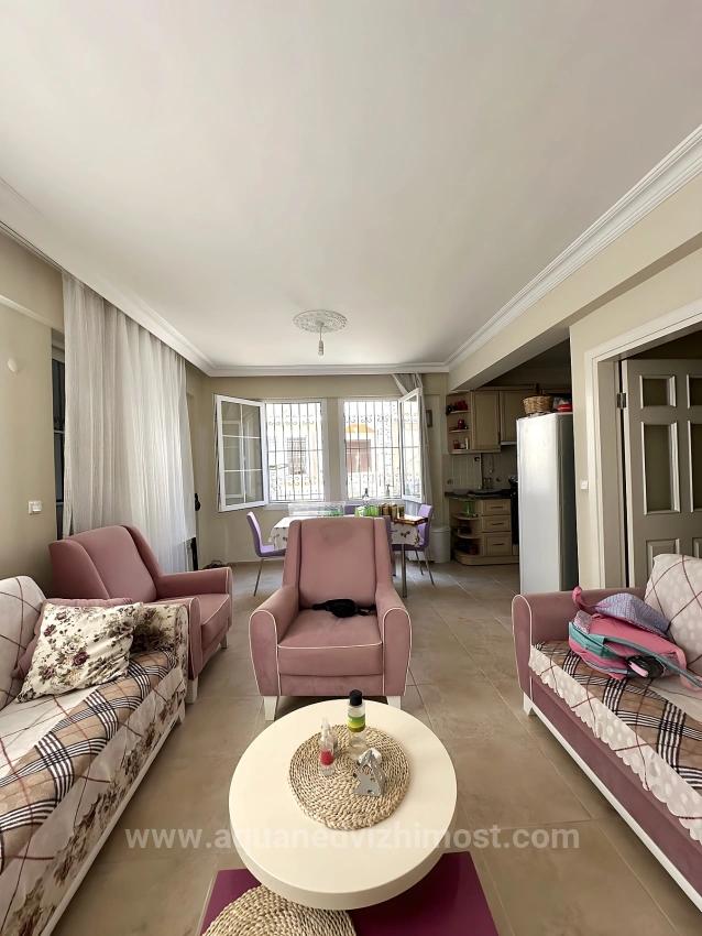 Villa Mit Pool Auf Einem Grundstück Im Stadtteil Fethiye Akarca