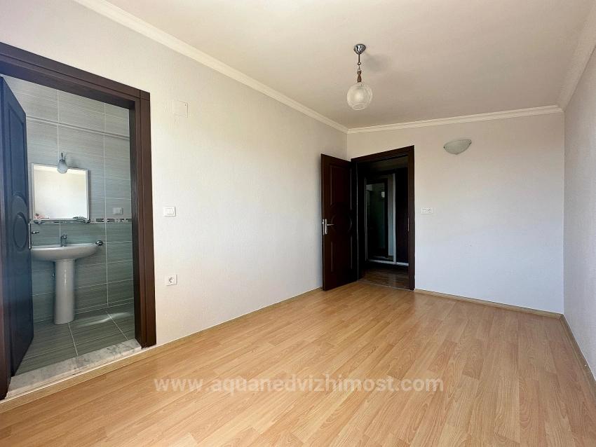 In Köyceğiz Zentrum Liegt Eine 3+1 Wohnung Mit Großem Nutzungsgebiet