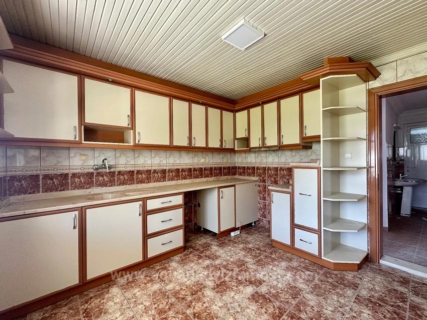 3+1 Wohnung Zur Miete Im Stadtteil Zeytinalanı, Köyceğiz.