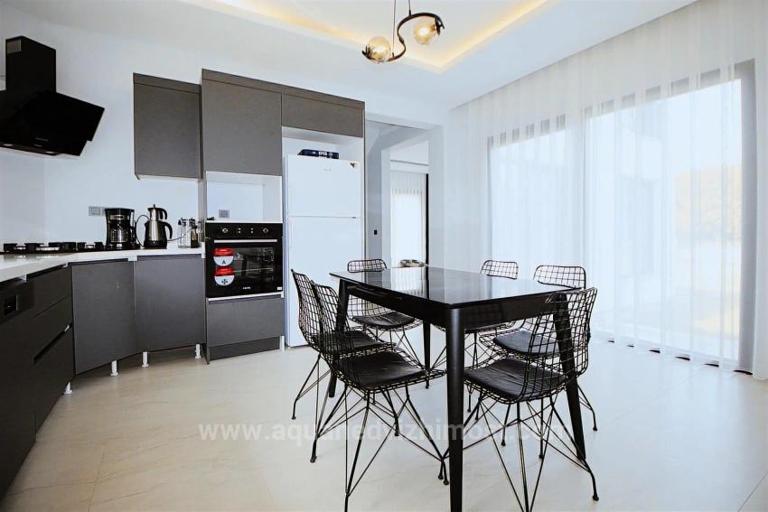 Freistehende Villa Mit 4+1 Bädern In Köyceğiz Zu Vermieten. Alle Zimmer Klimatisiert.