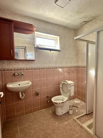 In Zeytinalanı Mahallesi, Spacious 3+1 Flat For Rent In Köyceğiz.