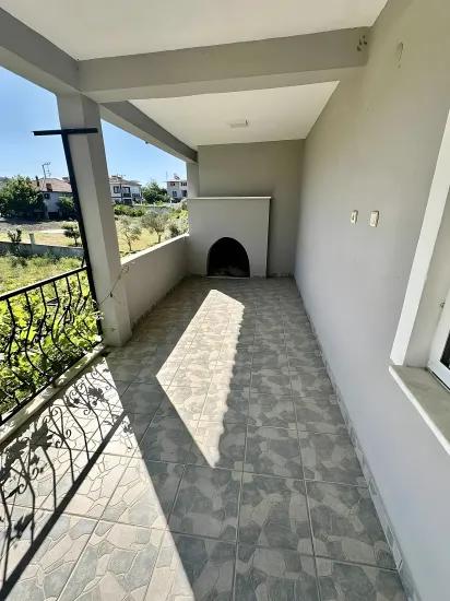 In Zeytinalanı Mahallesi, Spacious 3+1 Flat For Rent In Köyceğiz.
