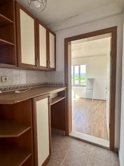 In Zeytinalanı Mahallesi, Spacious 3+1 Flat For Rent In Köyceğiz.