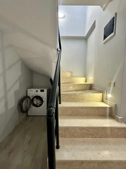 Im Zentrum von Köyceğiz klimatisiert und möbliert Duplex 3+1 Wohnung