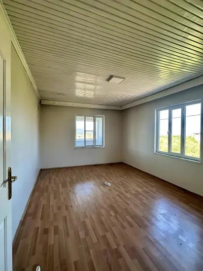 In Zeytinalanı Mahallesi, Spacious 3+1 Flat For Rent In Köyceğiz.