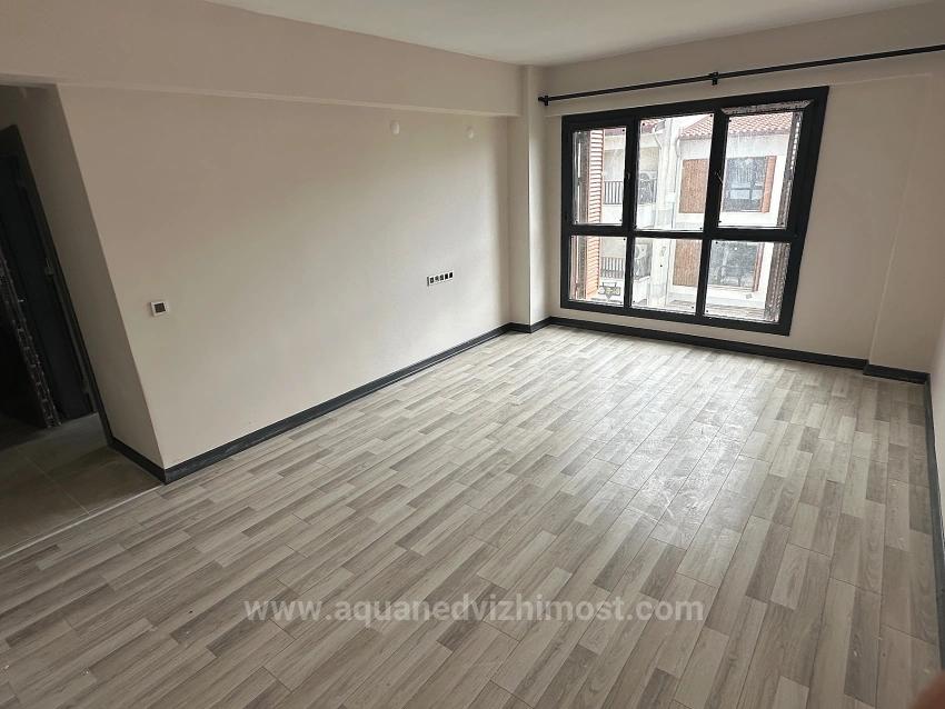 2+1 Apartment For Rent In Köyceğiz, 2Nd Floor, All Rooms Air-Conditioned, Within A Complex