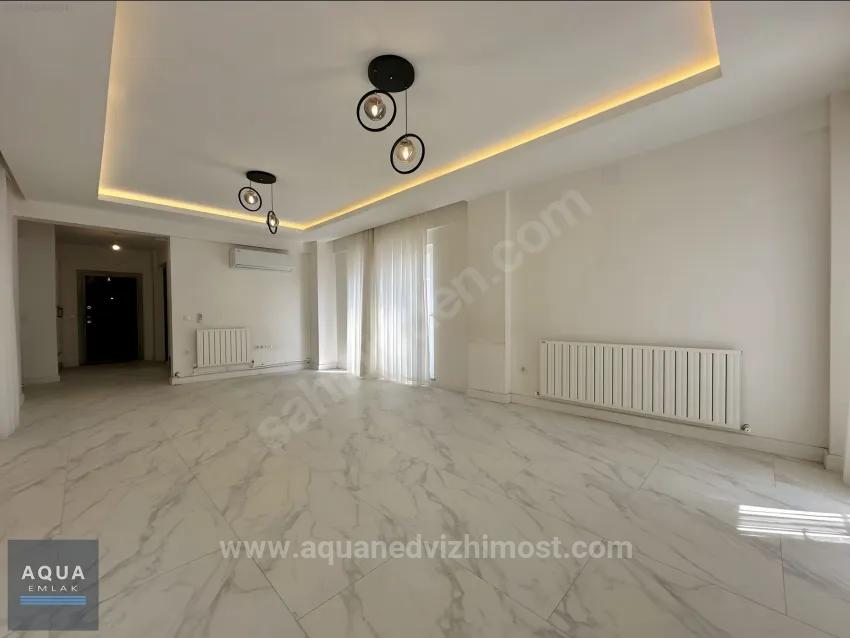 4+1 Detached Villa With Pool And Heat Pump For Rent In Köyceğiz