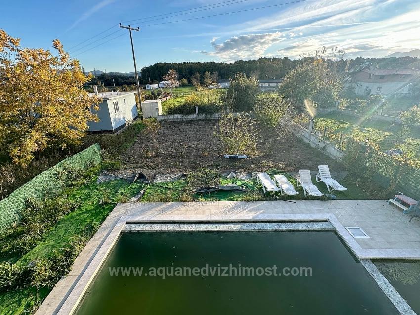 2+1 Rental Apartment With Pool, Central Heating And Large Balcony In Koycegiz