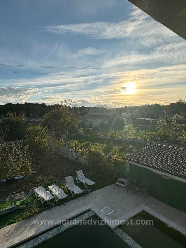 2+1 Rental Apartment With Pool, Central Heating And Large Balcony In Koycegiz