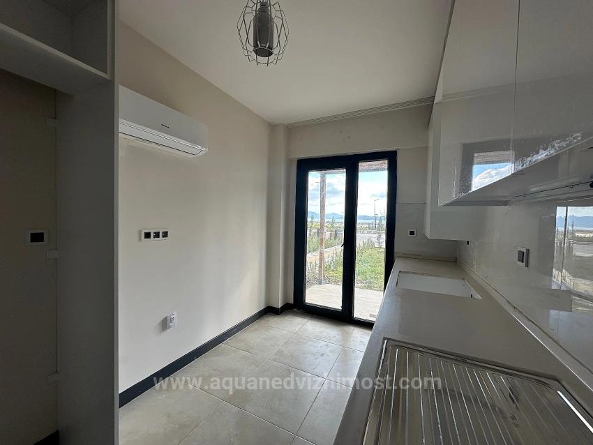 Köyceğiz De Site İcinde Bahçe Kat Tum Odalari Klimali 2+1 Kiralik Daire