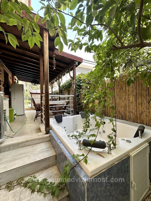 Fethiye Akarca Mahallesinde Site İçinde Havuzlu Villa