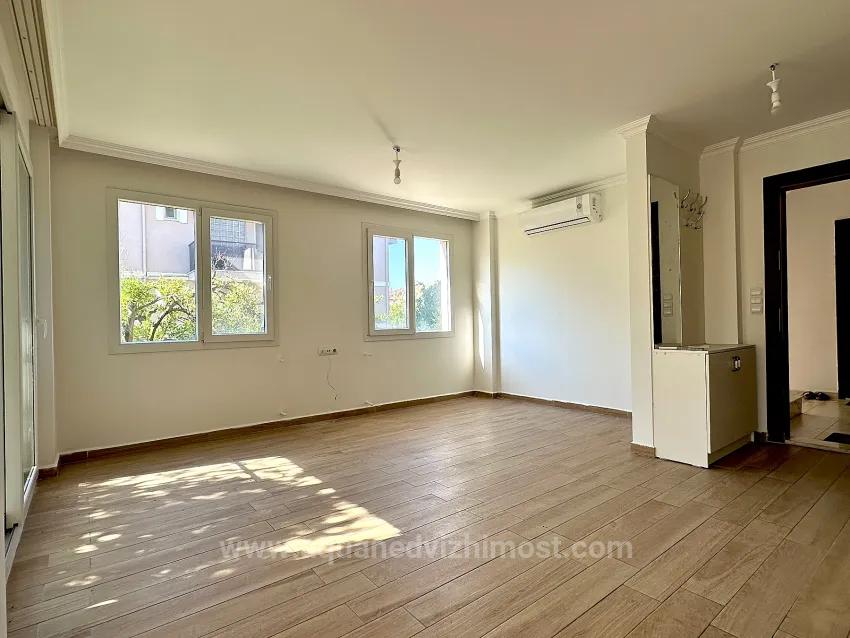 Köyceğiz Merkezi Konumda Kapalı Balkonlu Ve Klimalı 1+1 Daire