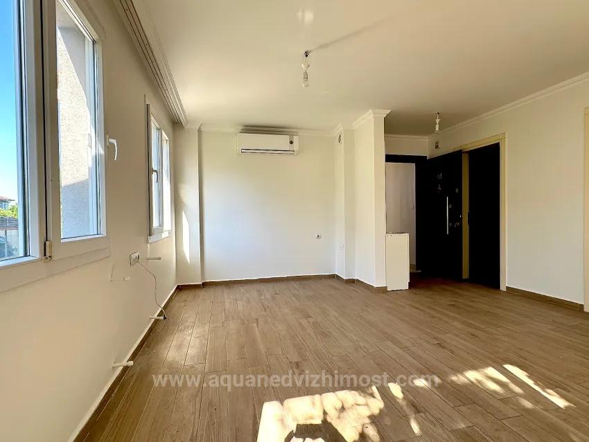 Köyceğiz Merkezi Konumda Kapalı Balkonlu Ve Klimalı 1+1 Daire