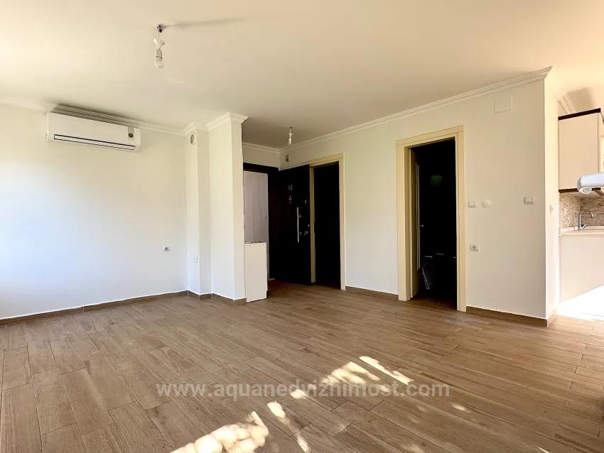 Köyceğiz Merkezi Konumda Kapalı Balkonlu Ve Klimalı 1+1 Daire