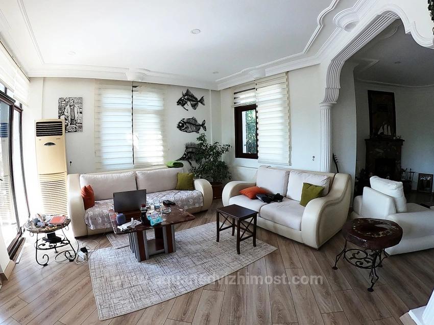 Köyceğiz'de Satılık 1458 M² Arsa İçerisinde Havuzlu Lüks Villa