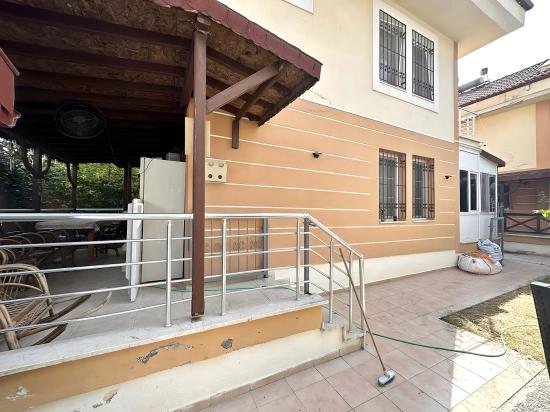 Fethiye Akarca Mahallesinde Site İçinde Havuzlu Villa