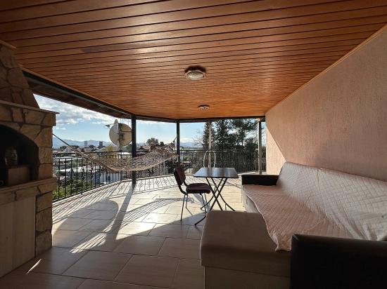 Köyceğiz Yenimahalle Geniş Teraslı Klimalı Eşyalı Kiralık 2+1 Daire