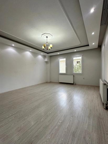 Koycegiz De Havuzlu, Kaloriferli Ve Genis Balkonlu 2+1 Kiralik Daire